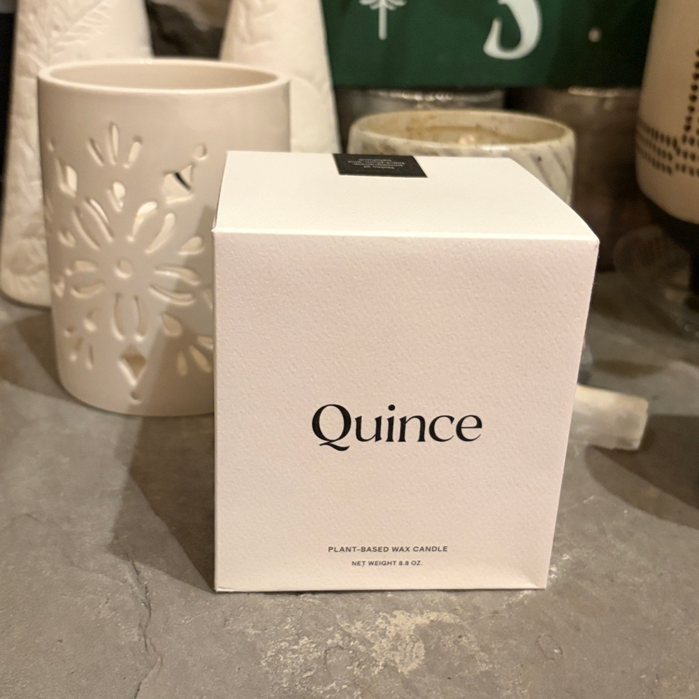 NIB Quince Dark Pomegranate Candle Ivory Glass jar spicy plum patchouli NEW box - Picture 3 of 6